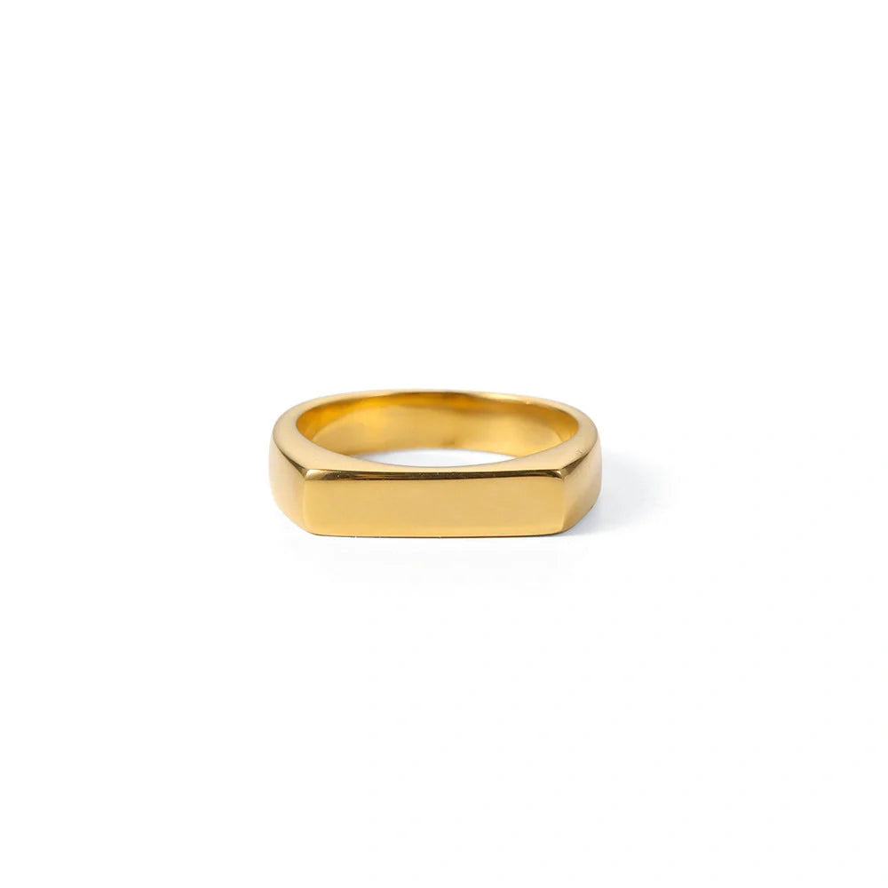 Elegant French retro gold titanium steel ring with geometric design