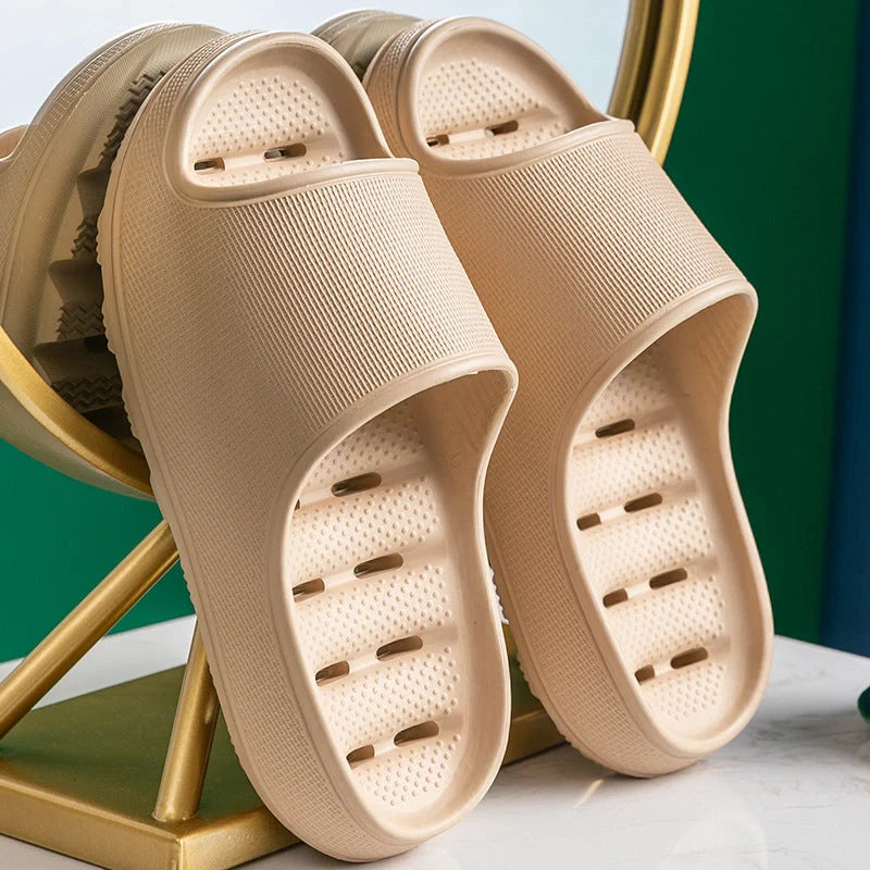Thick-soled EVA slippers in various colours with non-slip sole and water leakage design