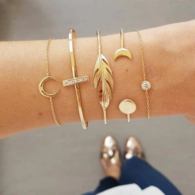 Adjustable geometric bracelet set with crystal and leaf motifs