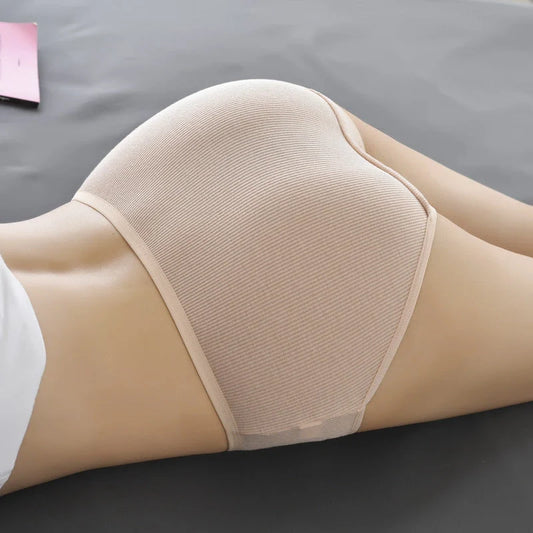 Breathable women's mid-rise non-marking shorts in solid colours