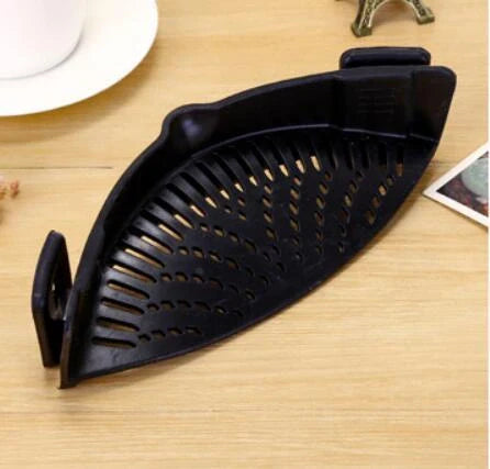 Silicone clip-on funnel oil strainer for pots and pans