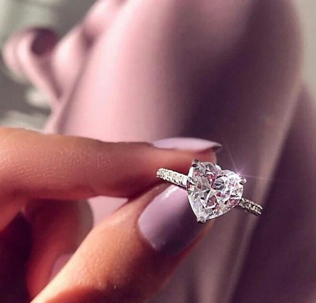 Heart-shaped zircon ring with white gold plating for engagements