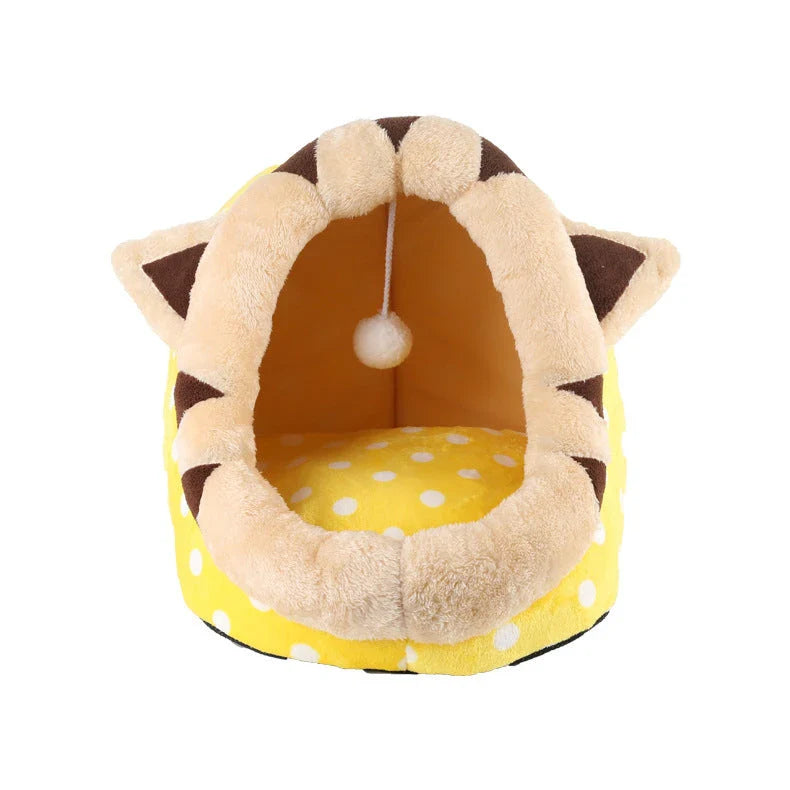 Cosy pet bed in various colours and sizes, providing a soft, warm, and comfortable sleeping space for cats and small dogs