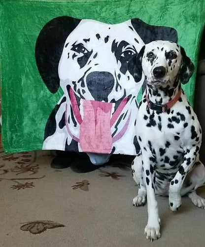 Customised cosy flannel blanket with cartoon design, made of premium acrylic fibre for softness and warmth