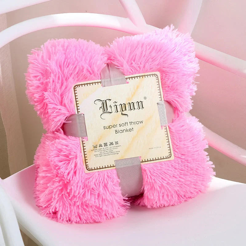 Soft coral fleece blanket in various colours and sizes for cosy bedding