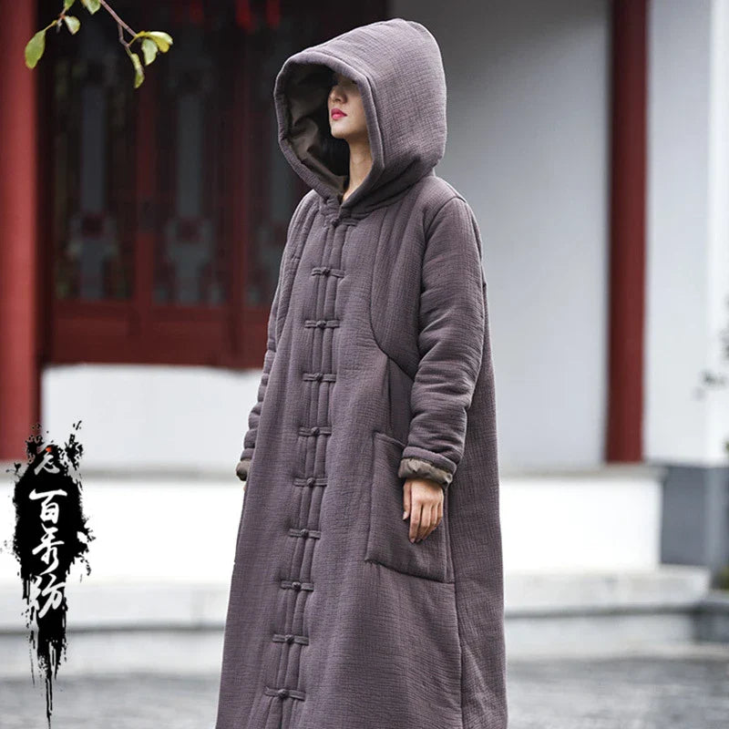 A cosy and enchanting hooded retro witch robe made with luxurious imitation silk and durable double-layer wrinkle cloth