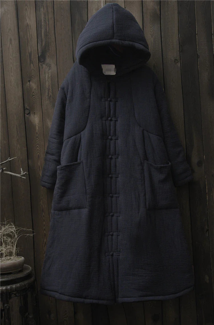 A cosy and enchanting hooded retro witch robe made with luxurious imitation silk and durable double-layer wrinkle cloth