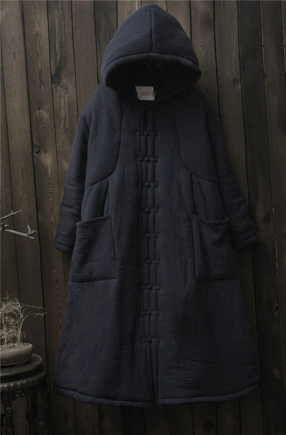 A cosy and enchanting hooded retro witch robe made with luxurious imitation silk and durable double-layer wrinkle cloth