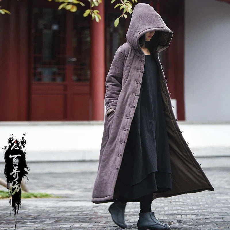 A cosy and enchanting hooded retro witch robe made with luxurious imitation silk and durable double-layer wrinkle cloth