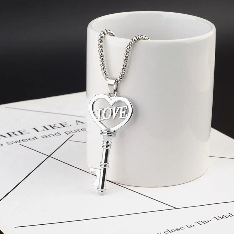Elegant stainless steel heart key pendant choker necklace for women