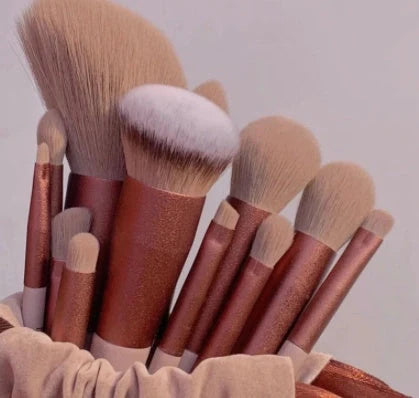 13-piece makeup brush set with soft artificial fibres and durable handles
