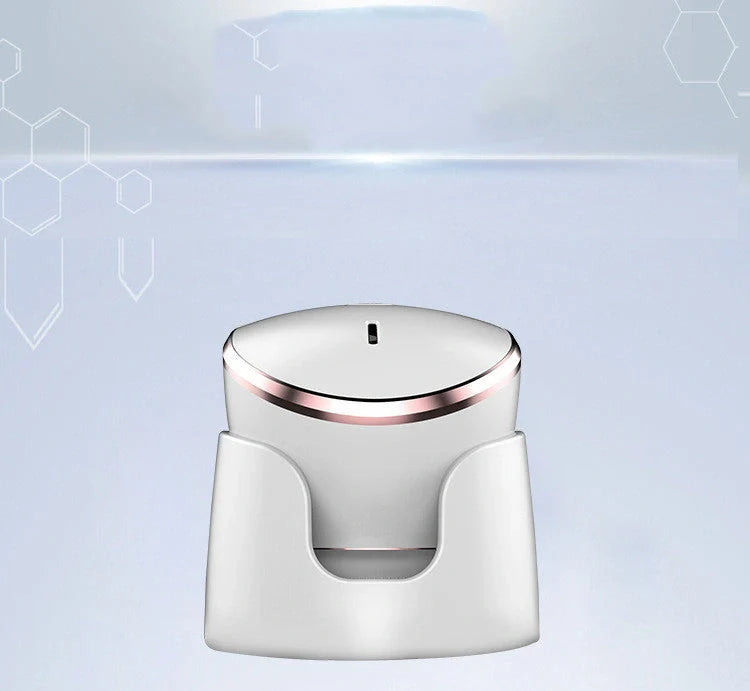 USB Charging Facial Cleansing Massager with silicone bristles and ergonomic design