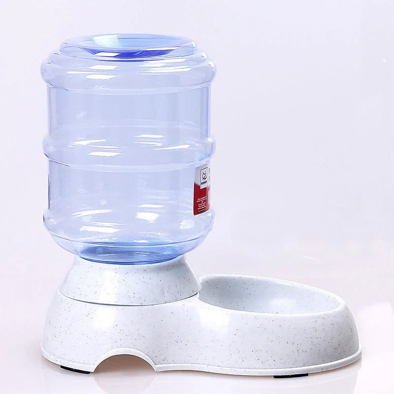 Automatic pet feeder and water dispenser for cats and dogs, available in green
