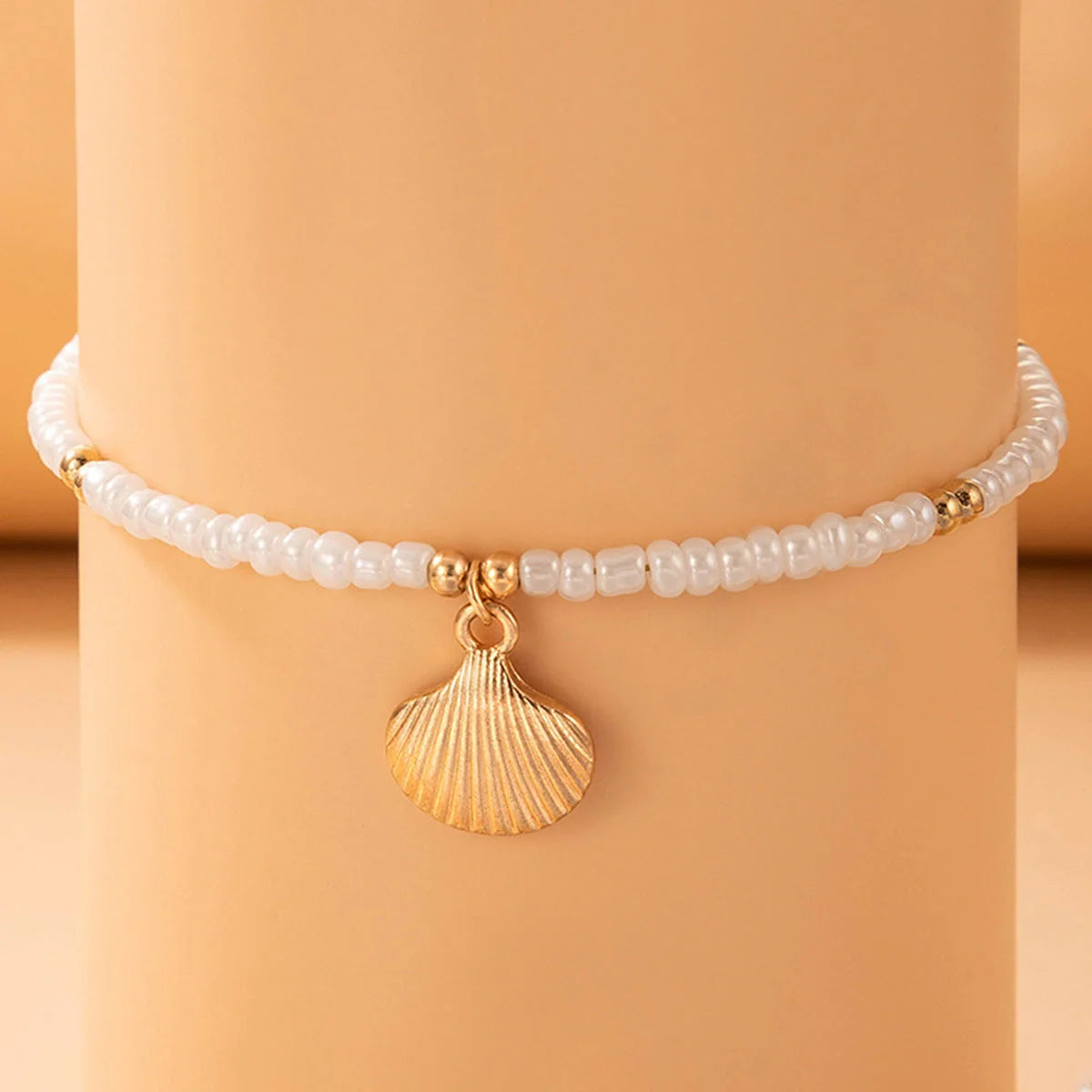 Adjustable bohemian style shell anklet with conch charm for women