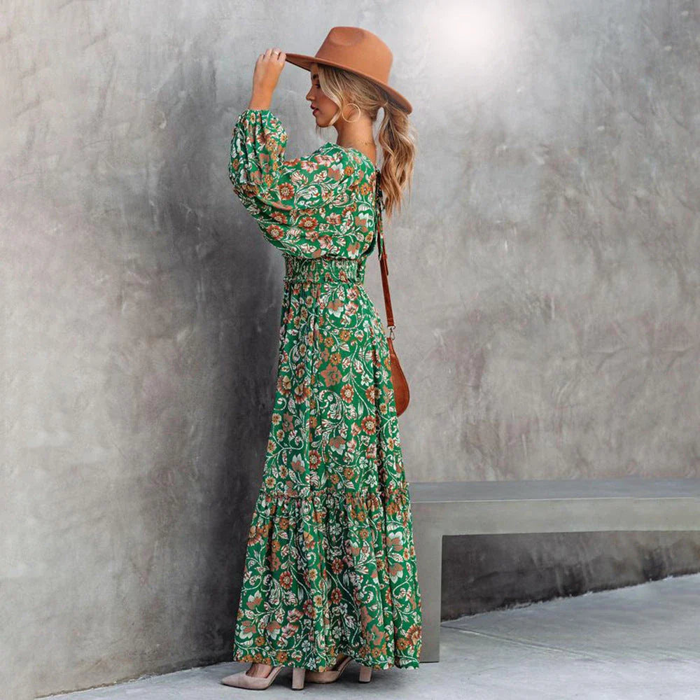 Elegant printed halter maxi dress with long sleeves in green color