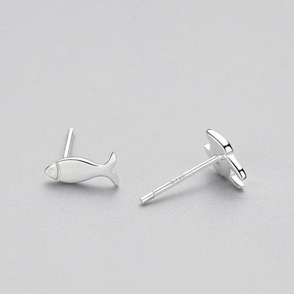 Elegant asymmetric 925 sterling silver stud earrings with cat and fish motifs, a modern and sophisticated accessory
