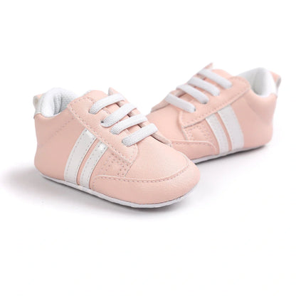 Soft PU leather non-slip baby moccasins for first walkers in brown