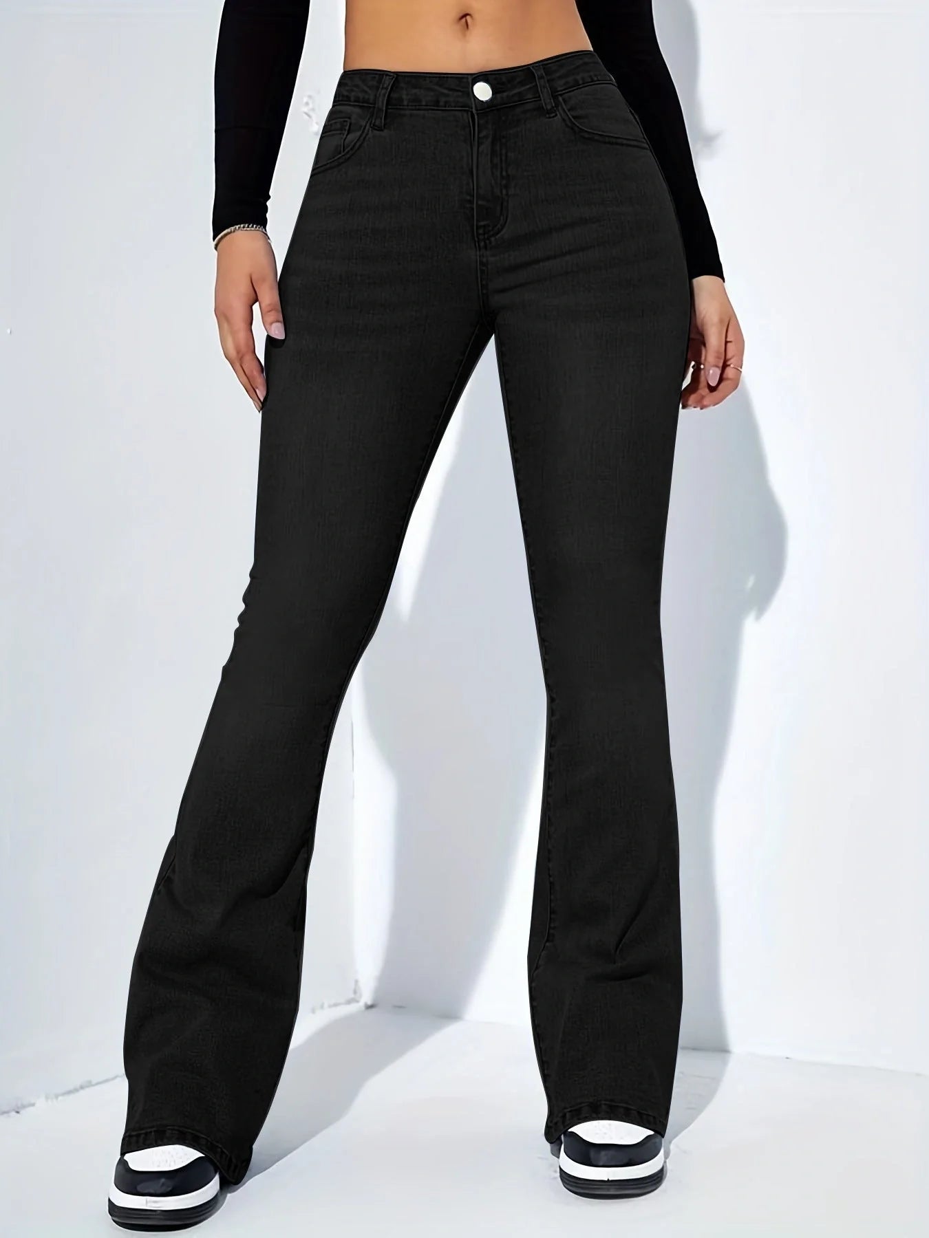 Women's high waist flared jeans in stretch cotton, available in navy and light blue