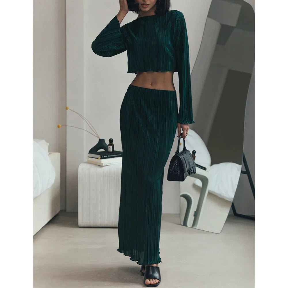 Elegant green bell sleeve short top paired with a mid-length skirt, a timeless and sophisticated British-inspired fashion ensemble