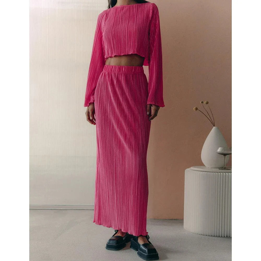 Elegant green bell sleeve short top paired with a mid-length skirt, a timeless and sophisticated British-inspired fashion ensemble