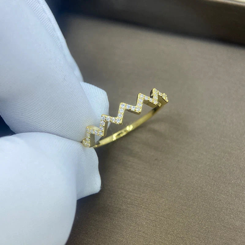 Adjustable wave pattern zircon ring in 925 silver with gold or silver electroplated finish