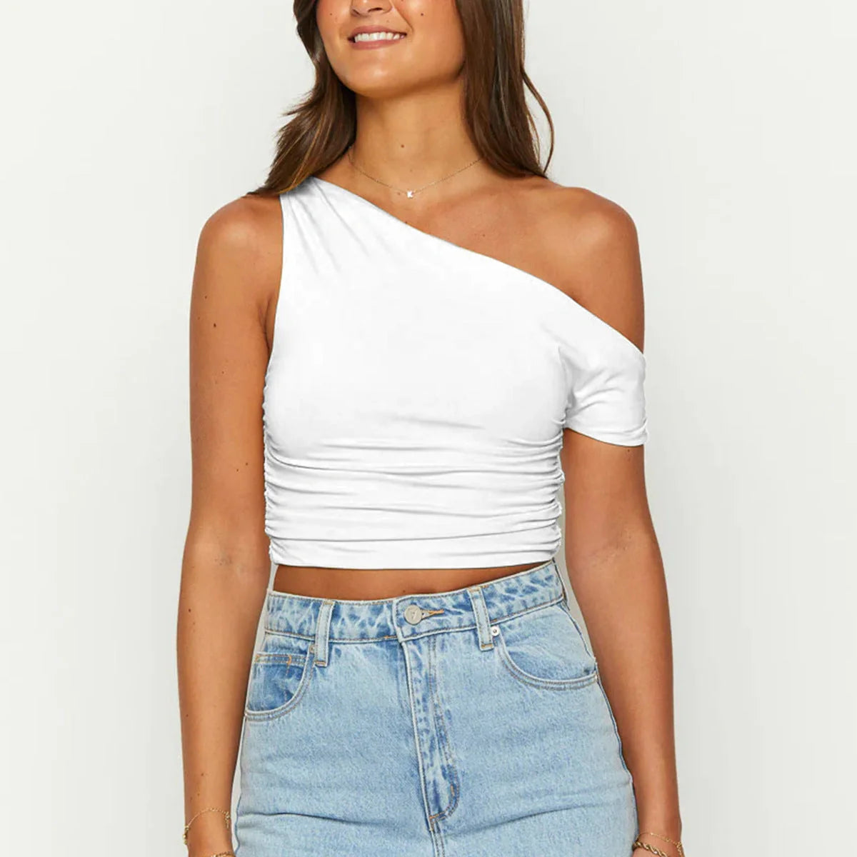 Slim one-shoulder oblique collar crop vest in milk silk fabric, available in white and black