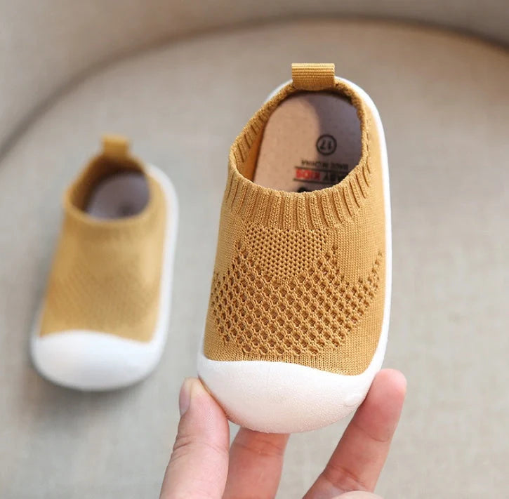 Comfortable cotton toddler shoes for spring and autumn in various colours