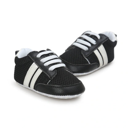 Soft PU leather non-slip baby moccasins for first walkers in brown
