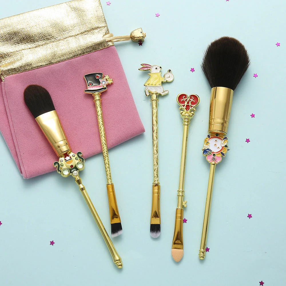 Alice makeup brush in rose gold and gold options for precise makeup application