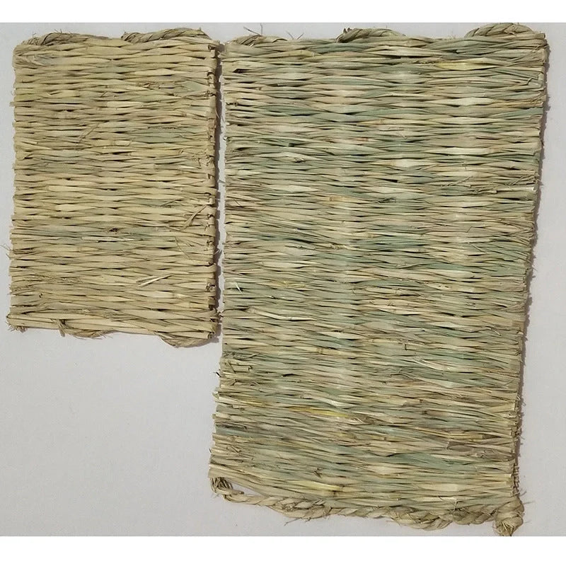 Premium handwoven straw mat for pets, featuring a textured surface and durable construction for comfort and functionality.