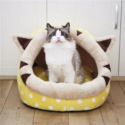 Cosy pet bed in various colours and sizes, providing a soft, warm, and comfortable sleeping space for cats and small dogs