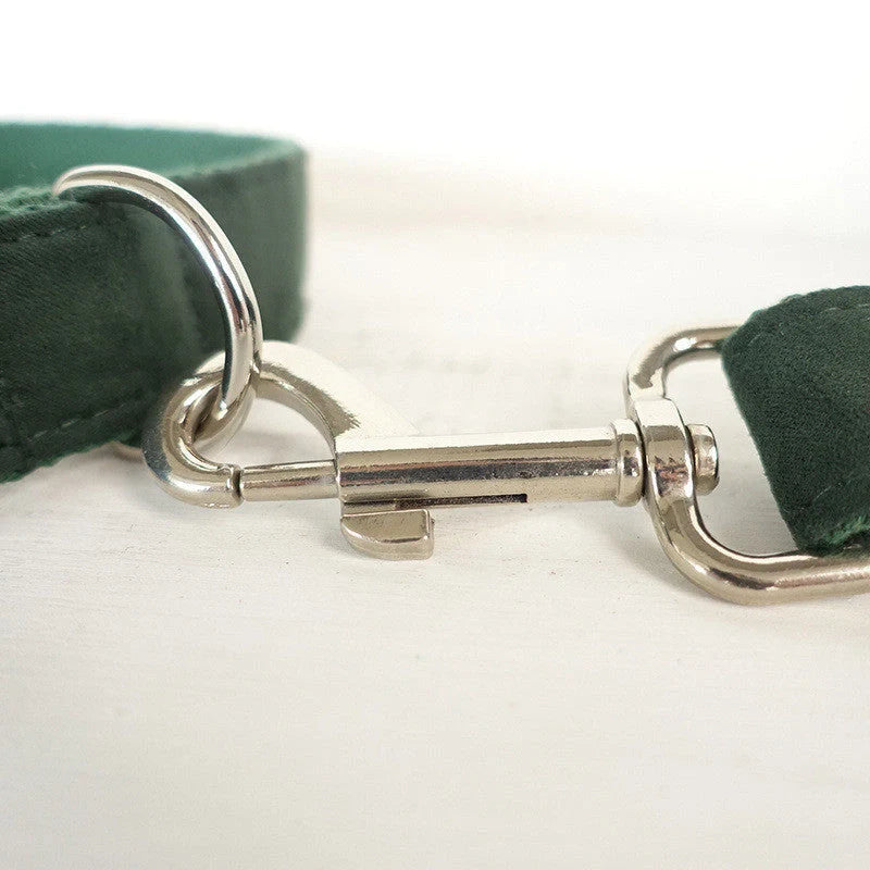Stylish MUTTCO Pet Collar & Bow Traction Set for dogs, available in various colours and sizes.