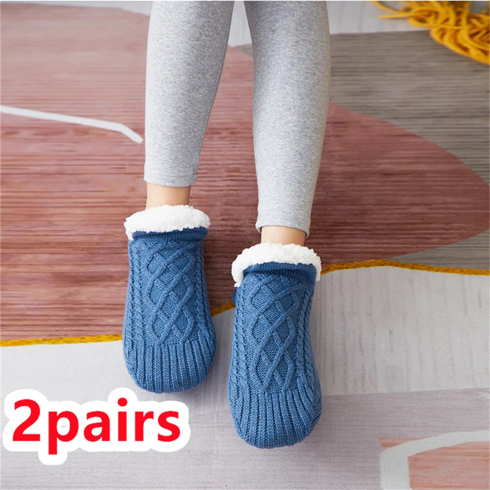 Winter woolen socks with non-slip dots in various colours