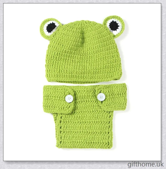 Adorable frog-themed crochet baby beanie and bloomer set for newborn photography