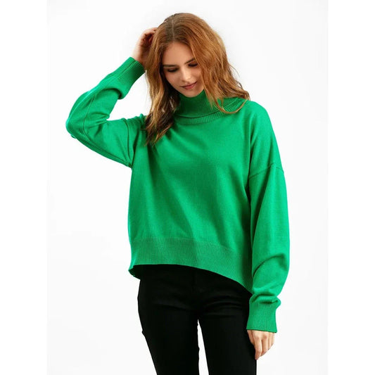 Cosy and stylish women's oversized turtleneck sweater in a chic khaki colour
