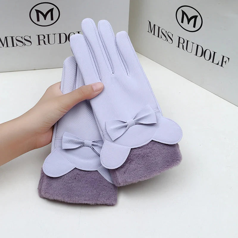Cosy winter gloves with touch screen capability and fleece lining, available in various stylish colour options