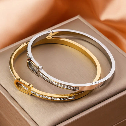 Gold-plated stainless steel fashion bracelet for women with gang drill elements