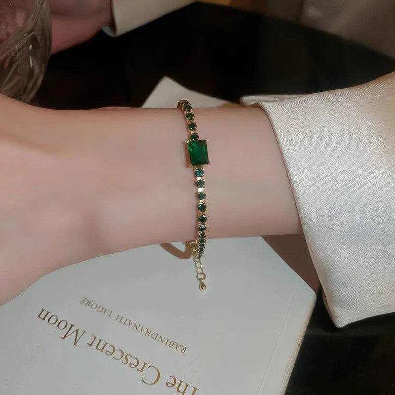 Elegant zircon geometric bracelet with South Korean fashion design