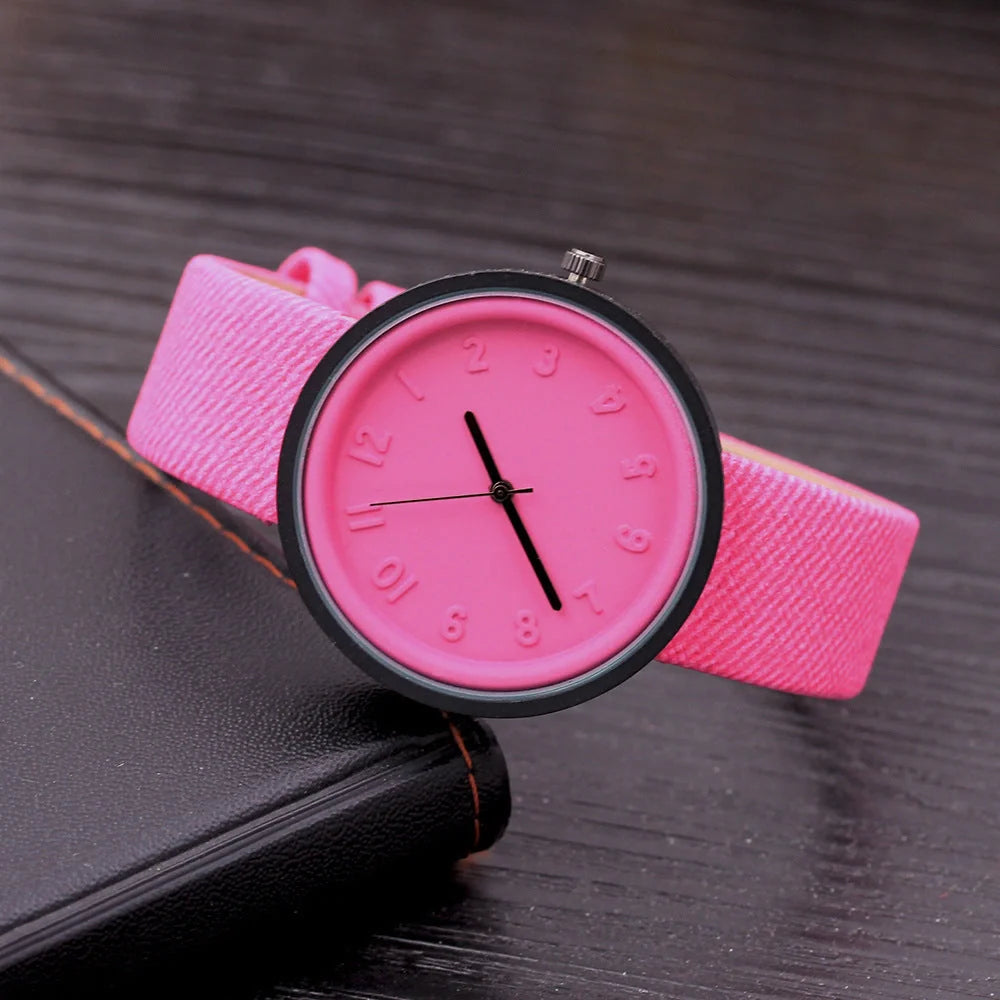 Elegant ladies' quartz watch with alloy dial, mineral glass mirror, and PU leather strap in various stylish colours