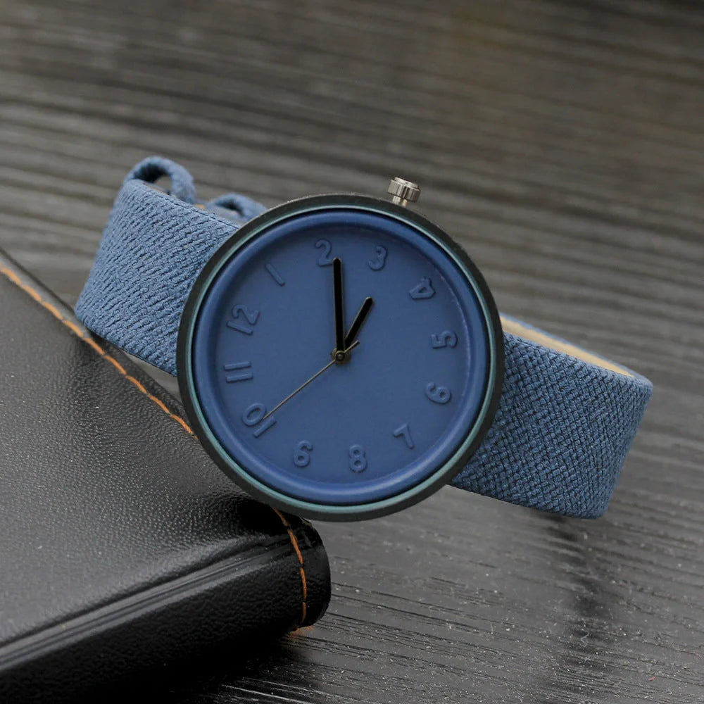 Elegant ladies' quartz watch with alloy dial, mineral glass mirror, and PU leather strap in various stylish colours