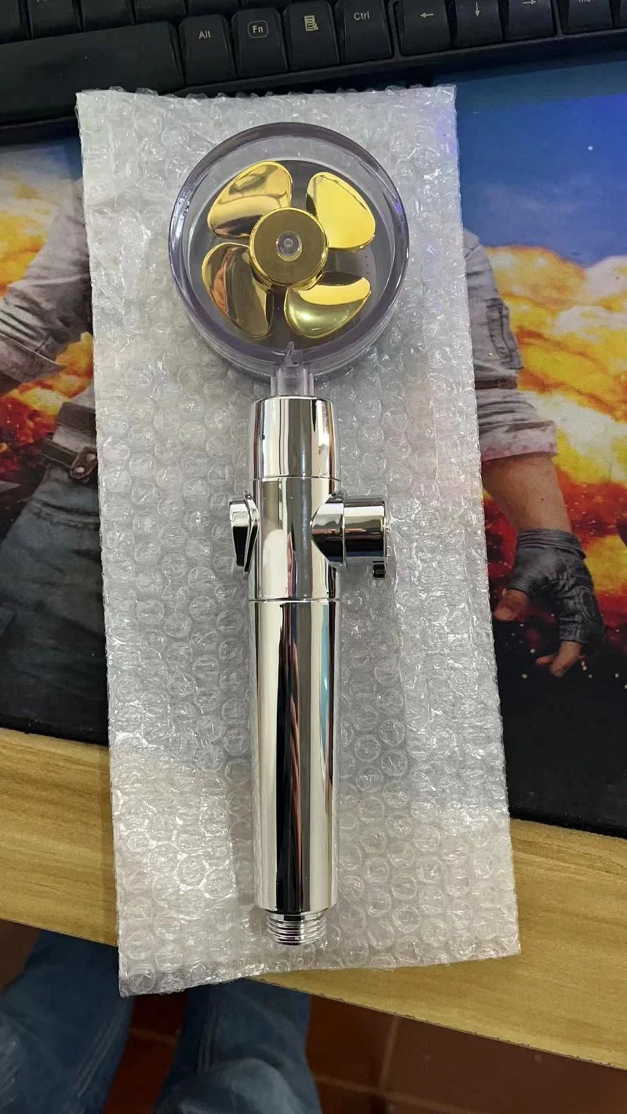 Turbo Propeller Shower Head in various colours with 360-degree fan extension