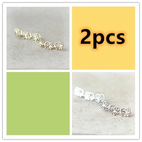 Elegant daisy stud earrings in golden and silvery colours, a timeless floral accessory for women
