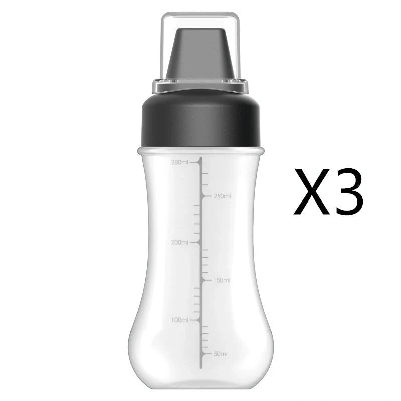 Five-hole scale squeezing sauce bottle with lid for precise kitchen use