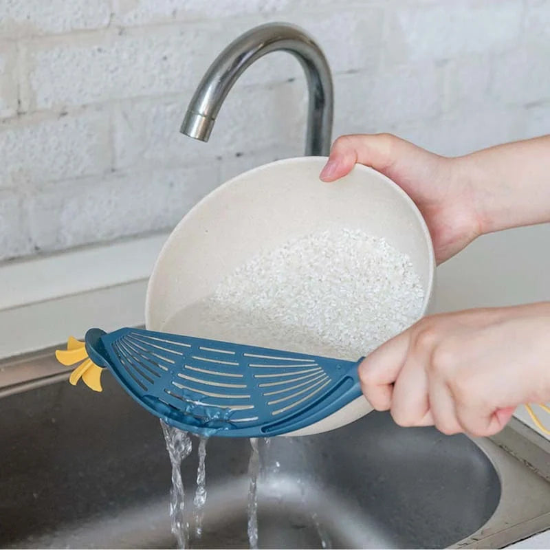 Multifunctional household colander in pink, beige, light blue, or navy blue with water baffle drainage design