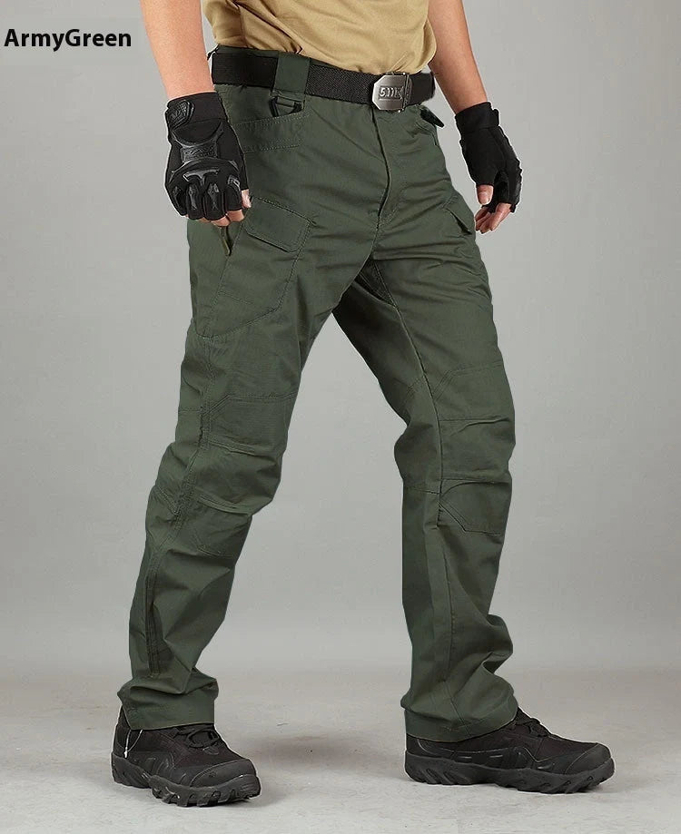 Rugged training trousers in various colours, designed for extreme outdoor challenges and activities