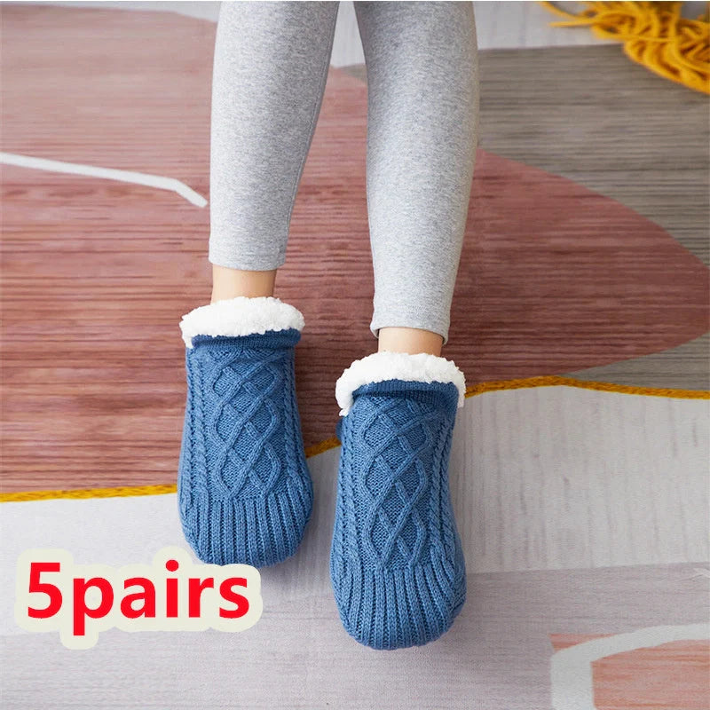 Winter woolen socks with non-slip dots in various colours
