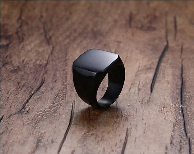 Jinshengfeng Lightweight Personality Ring in Gold, Black, and Silver - Elegant and Comfortable Jewellery