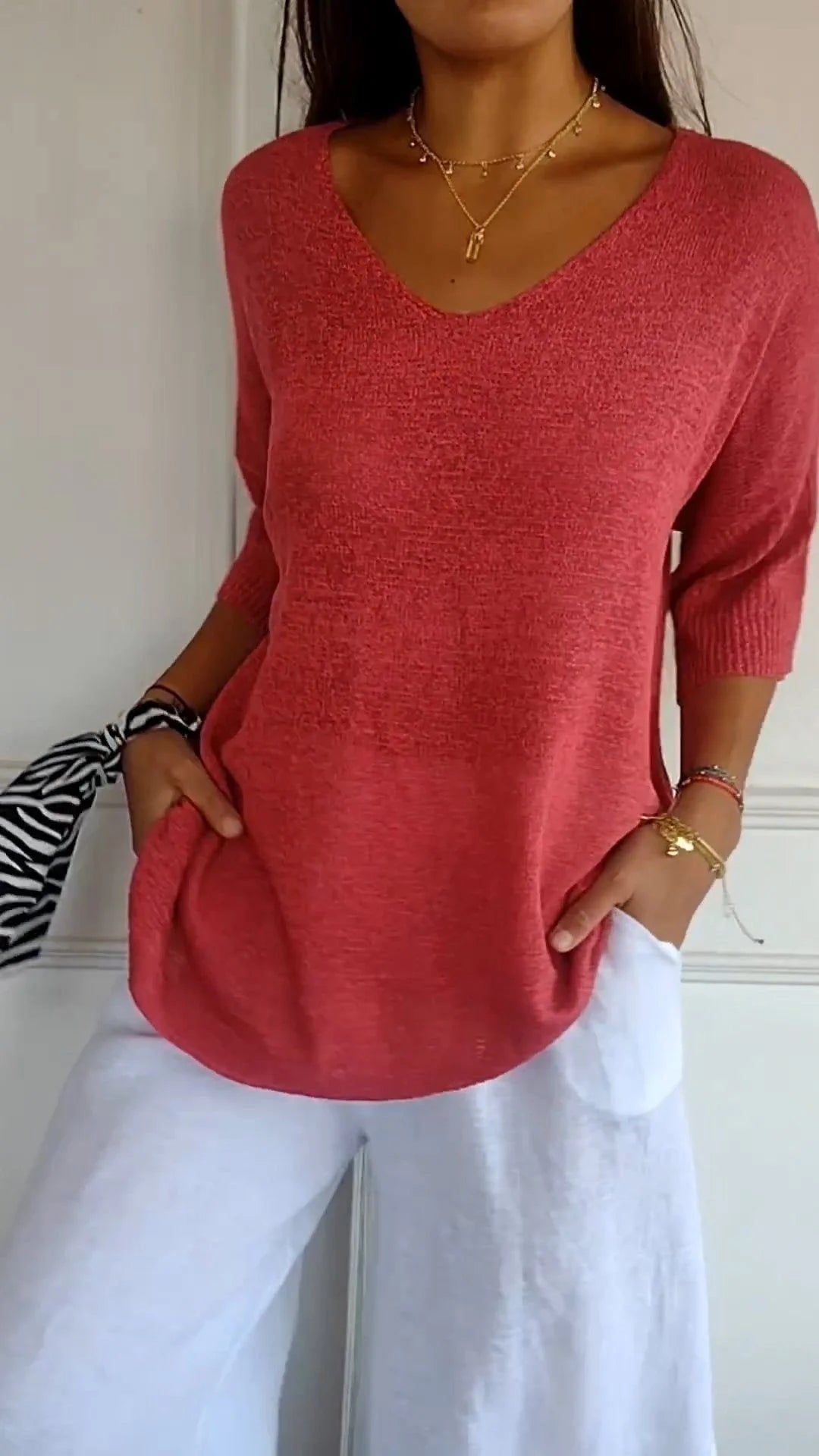 Stylish long-sleeve jumper in various colours with a slimming V-neckline design for a flattering silhouette