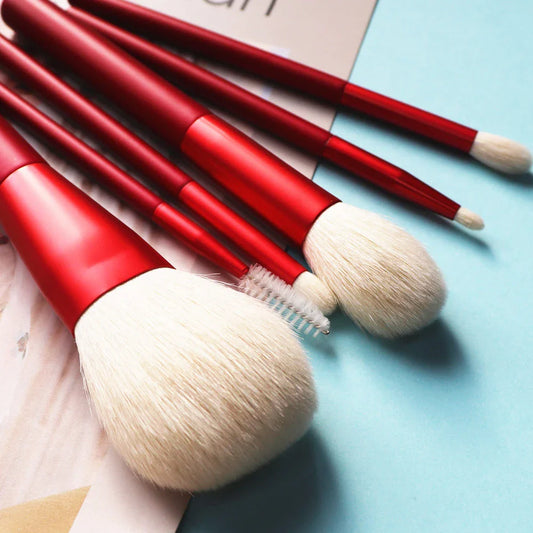 High quality 6-piece natural goat hair makeup brush set with stylish red wood handles and carrying pouch