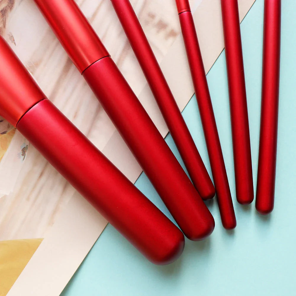 High quality 6-piece natural goat hair makeup brush set with stylish red wood handles and carrying pouch